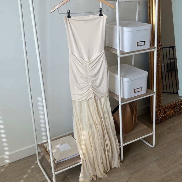 Meshki dress - Picture 4 of 9